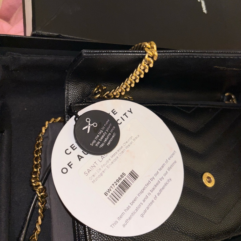 Saint Laurent Cassandre Envelope Chain Wallet - Picture 3 of 5